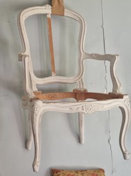 Paire de carcasses neuves de fauteuils cabriolet Louis XV